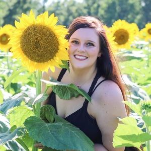 Meet your Posher, Alexis